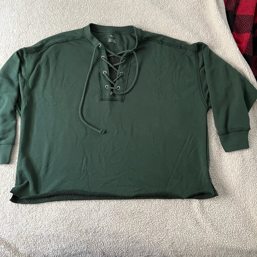 Womens size Large Aerie Sweatshirt.